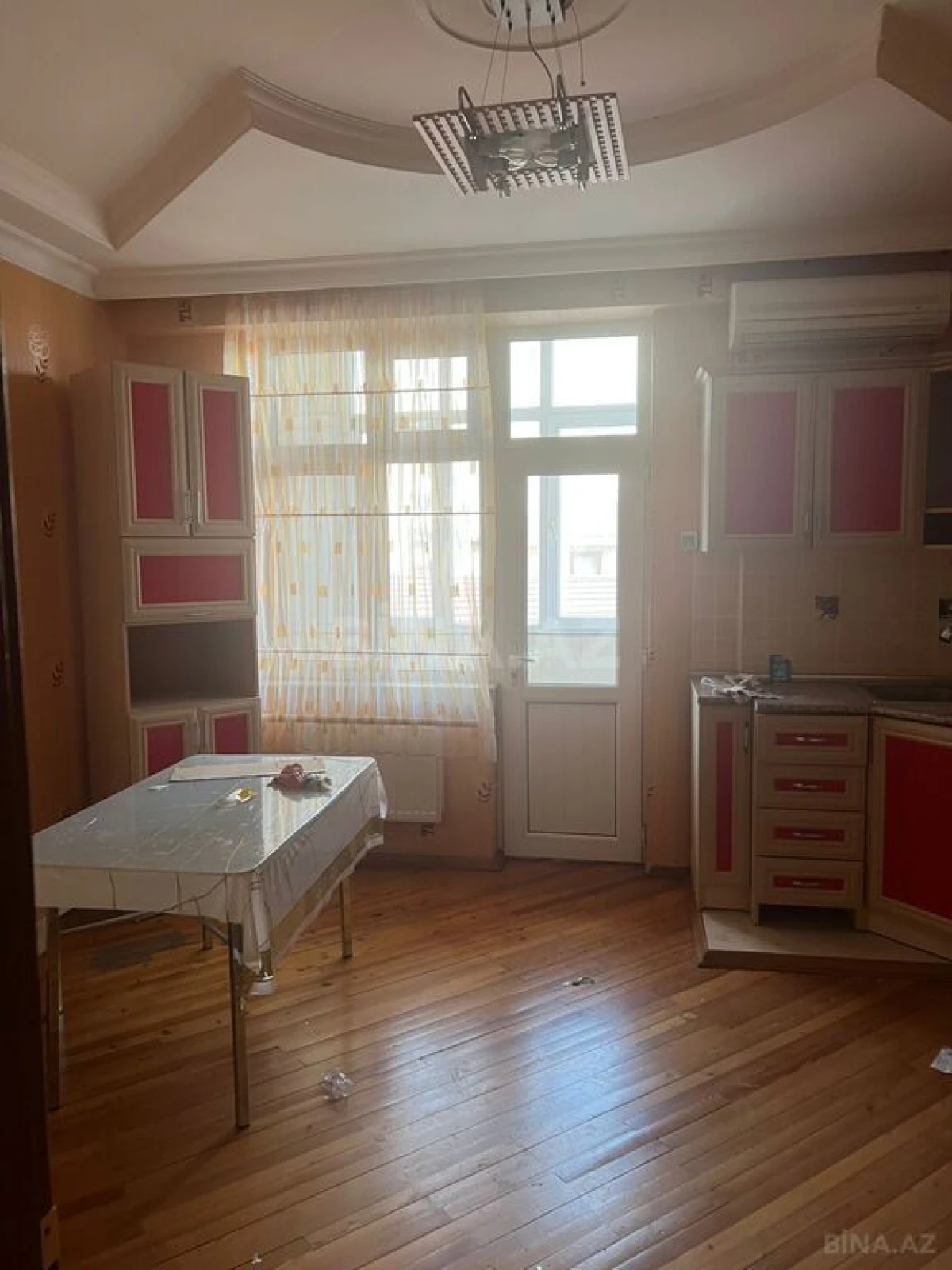 Satılır 3 otaqlı mənzil 125 m²
