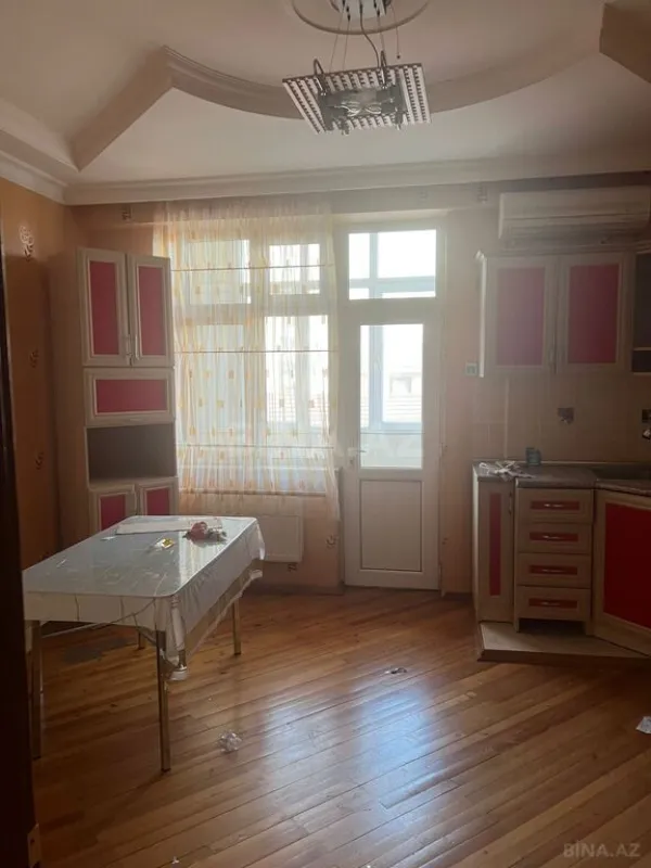 Satılır 3 otaqlı mənzil 125 m²