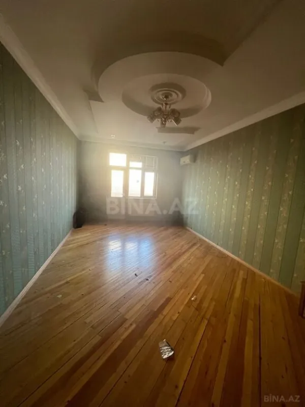 Satılır 3 otaqlı mənzil 125 m²