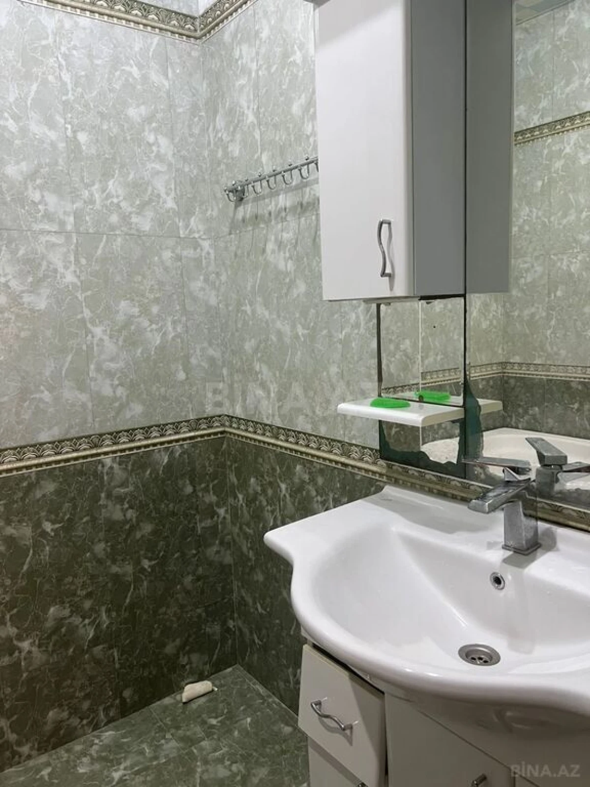 Satılır 3 otaqlı mənzil 125 m²