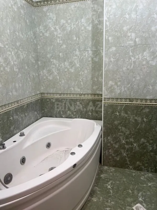 Satılır 3 otaqlı mənzil 125 m²