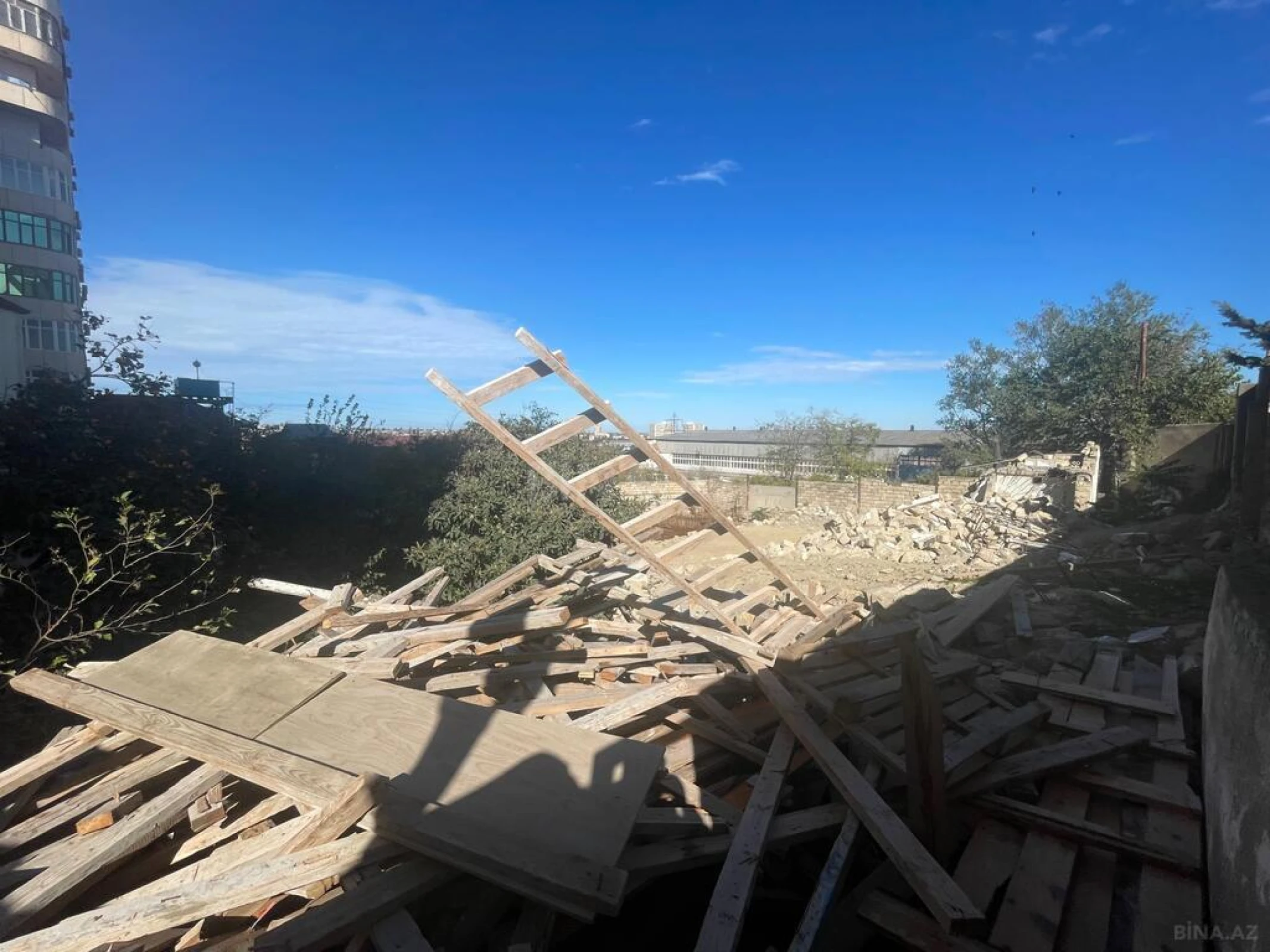 Satılır torpaq sahəsi 10 m²