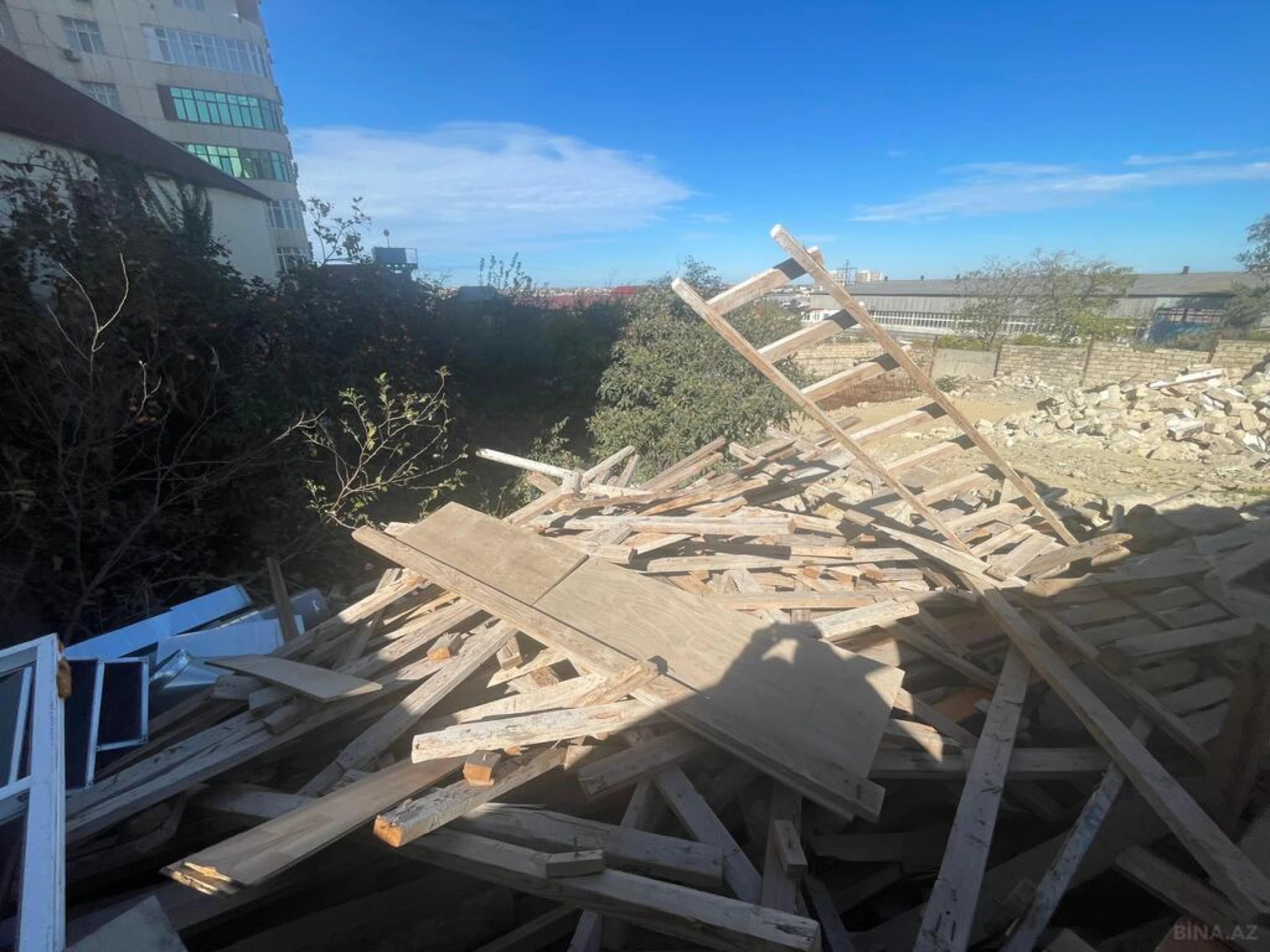 Satılır torpaq sahəsi 10 m²