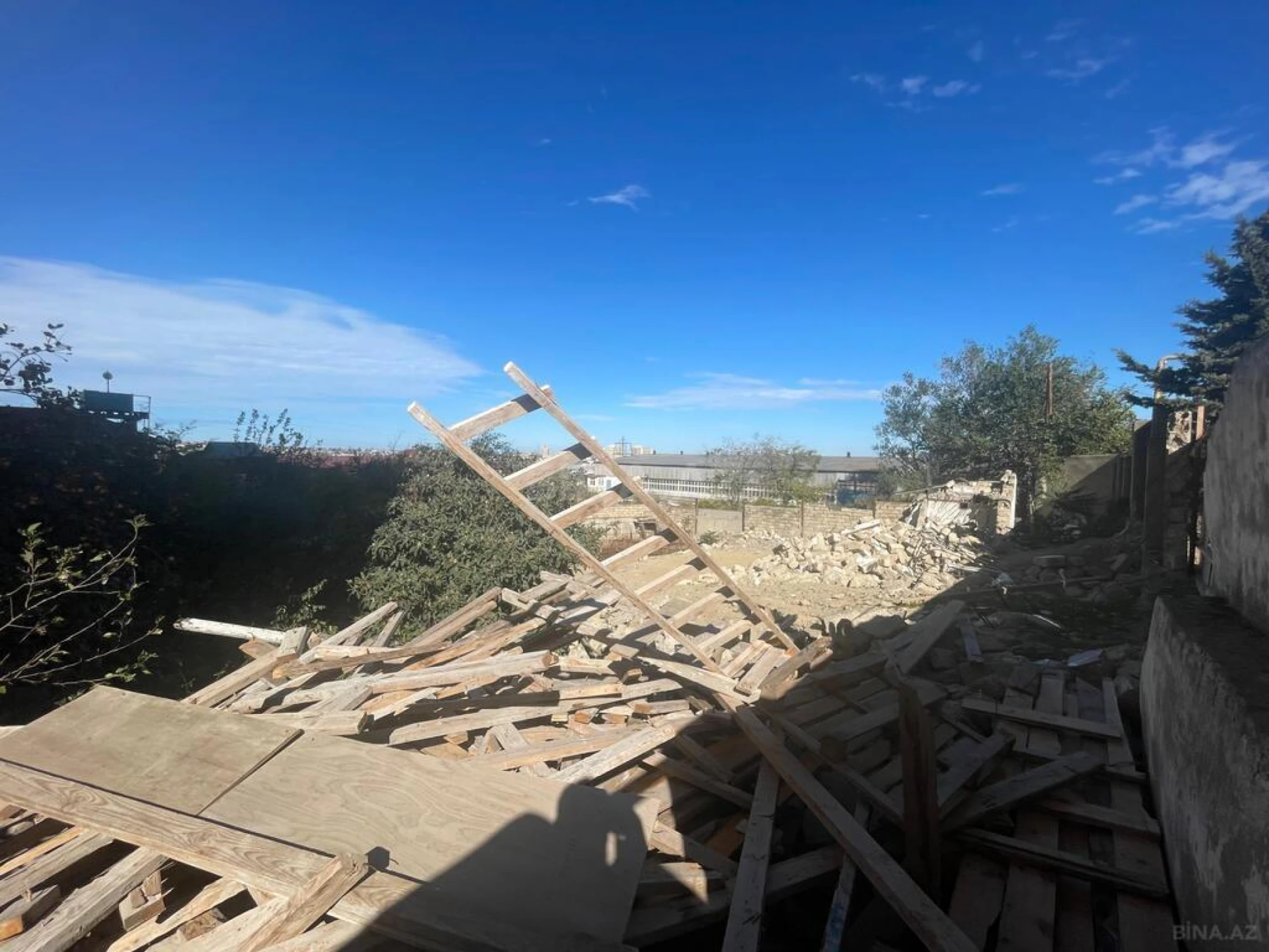 Satılır torpaq sahəsi 10 m²