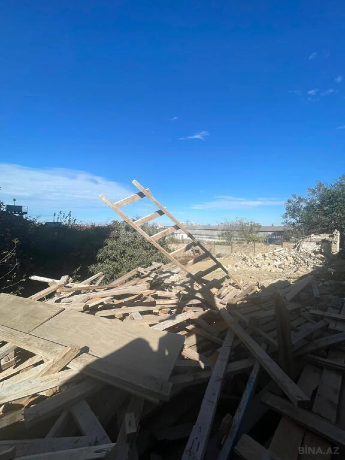 Satılır torpaq sahəsi 10 m²