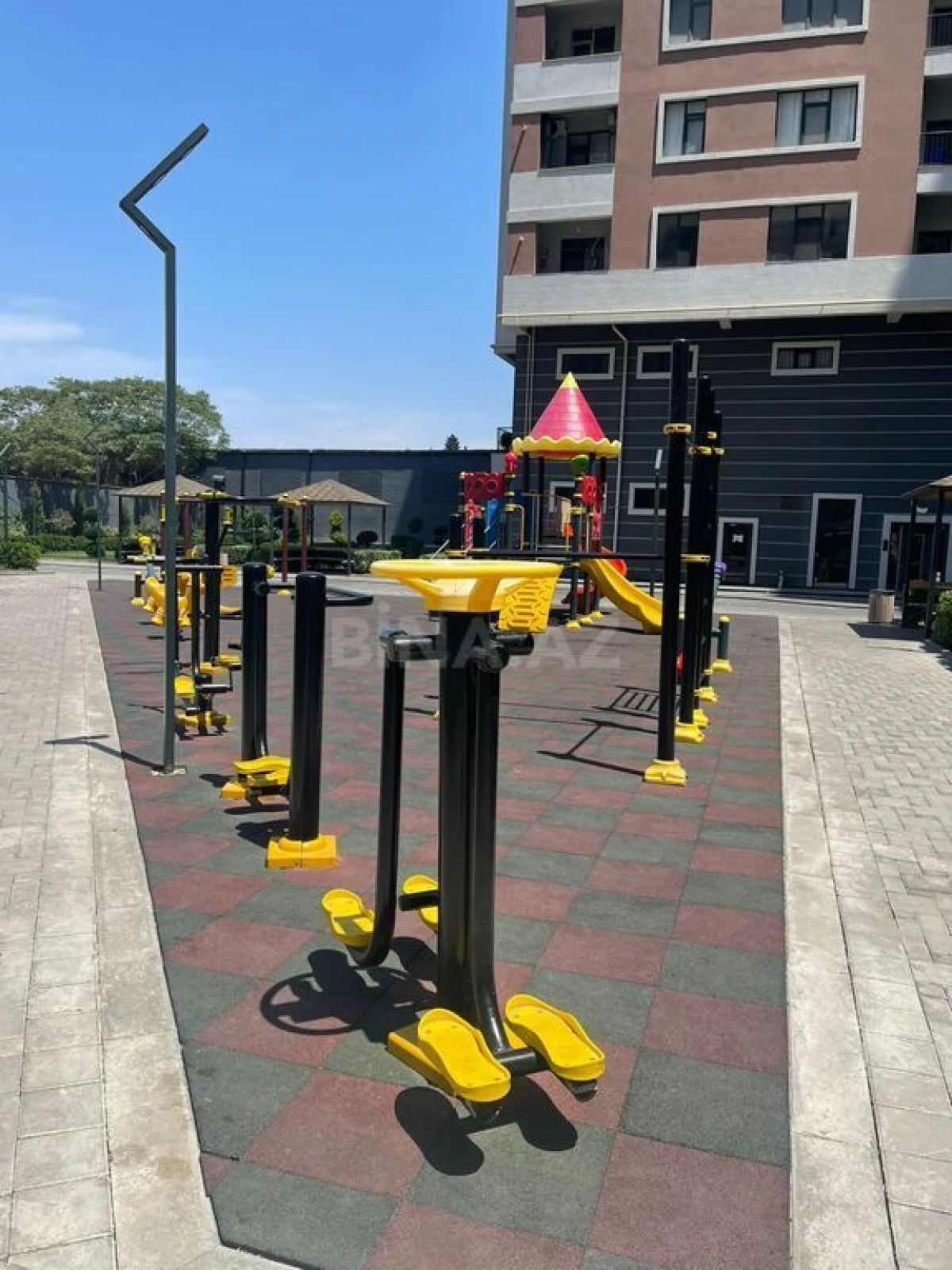 Satılır 3 otaqlı mənzil 110.5 m²