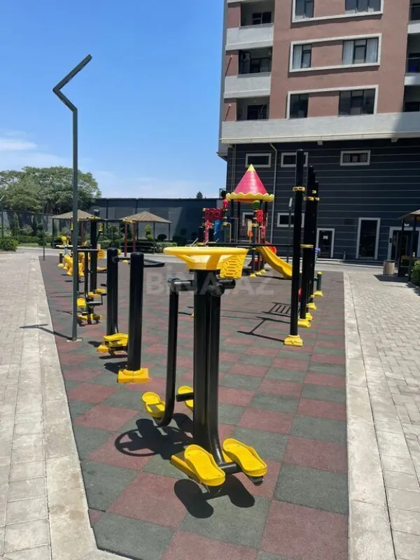 Satılır 3 otaqlı mənzil 110.5 m²