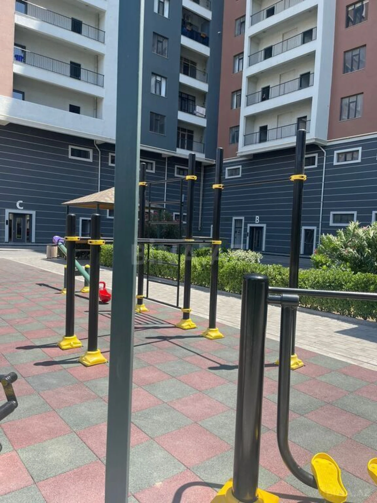 Satılır 3 otaqlı mənzil 110.5 m²