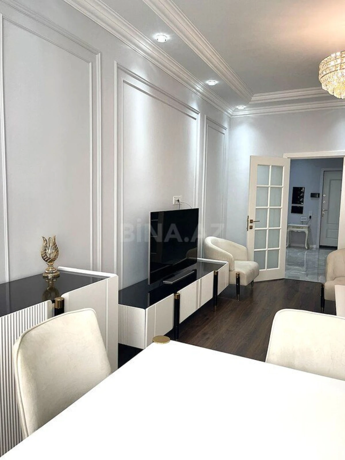 Satılır 3 otaqlı mənzil 110.5 m²