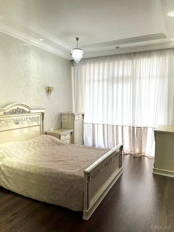 Satılır 3 otaqlı mənzil 110.5 m²