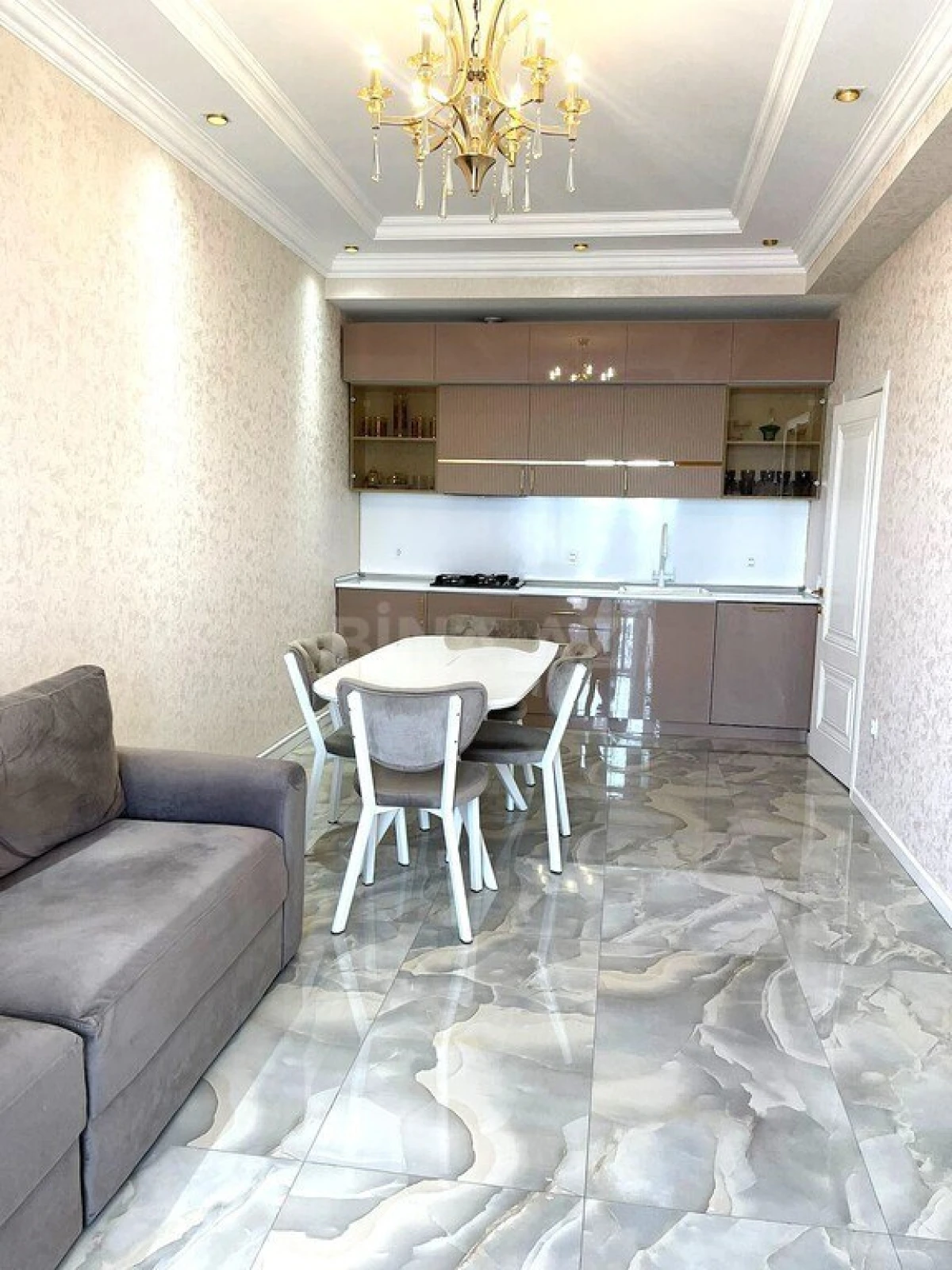 Satılır 3 otaqlı mənzil 110.5 m²