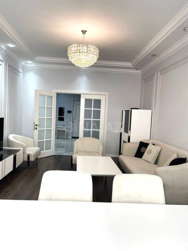 Satılır 3 otaqlı mənzil 110.5 m²