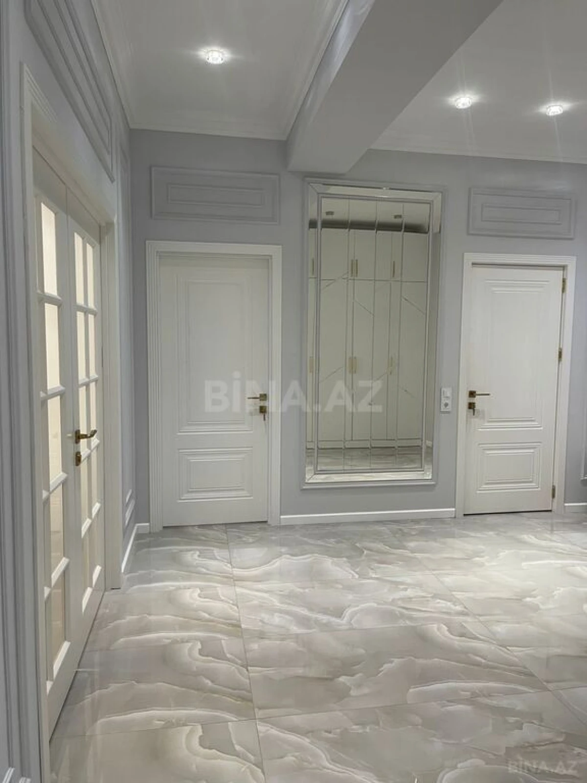 Satılır 3 otaqlı mənzil 110.5 m²