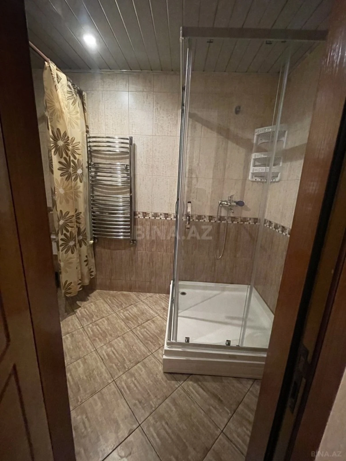 Kirayə verilir 4 otaqlı mənzil 168 m²