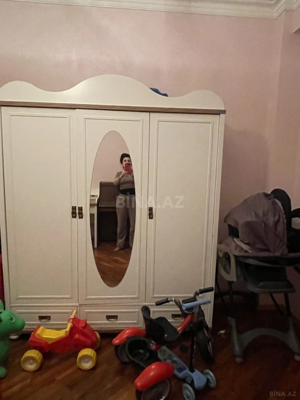 Kirayə verilir 4 otaqlı mənzil 168 m²