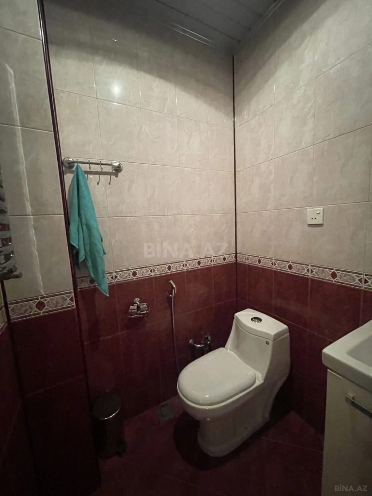 Kirayə verilir 4 otaqlı mənzil 168 m²