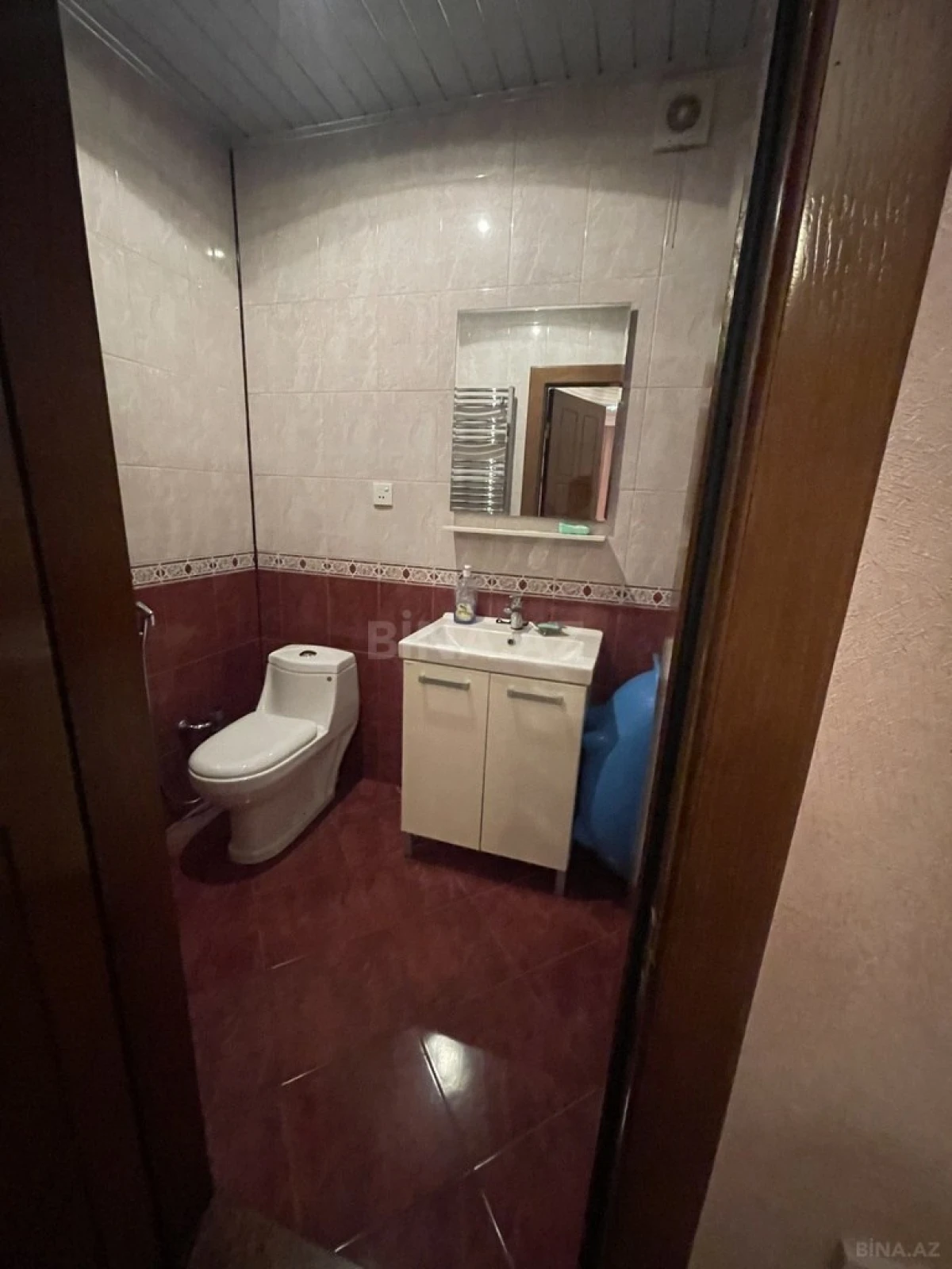 Kirayə verilir 4 otaqlı mənzil 168 m²