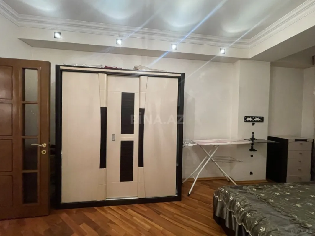 Kirayə verilir 4 otaqlı mənzil 168 m²