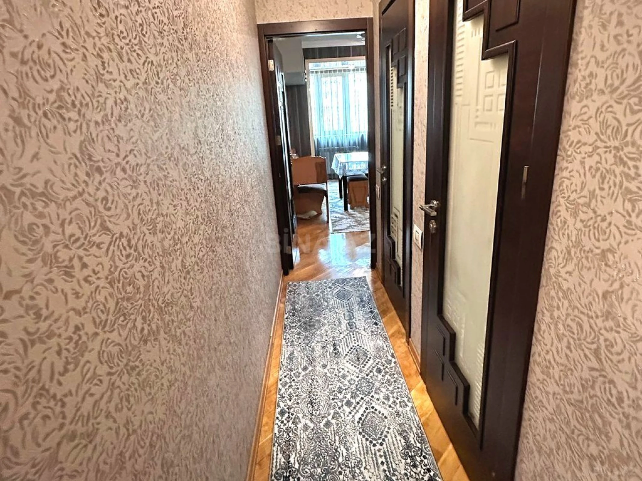 Satılır 5 otaqlı mənzil 125 m²