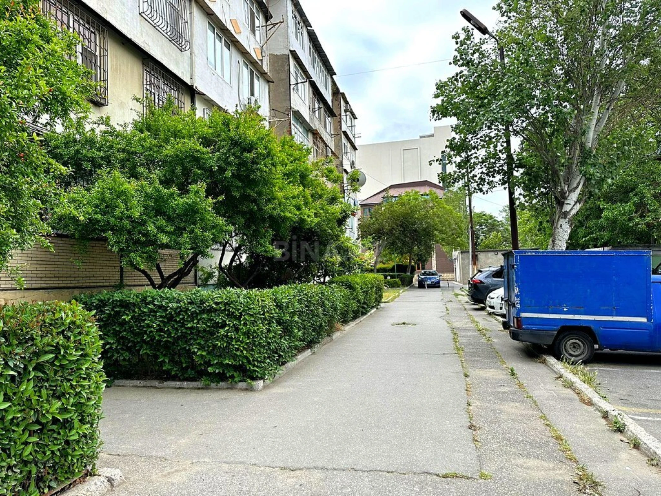 Satılır 5 otaqlı mənzil 125 m²