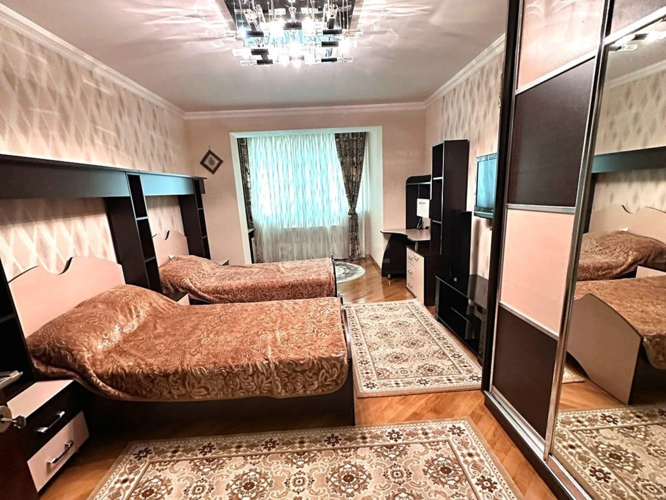 Satılır 5 otaqlı mənzil 125 m²