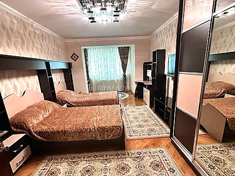 Satılır 5 otaqlı mənzil 125 m²
