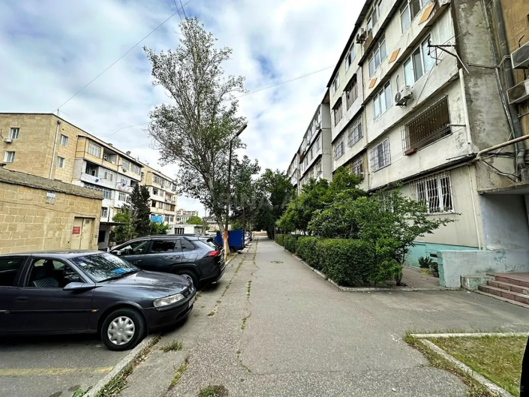Satılır 5 otaqlı mənzil 125 m²