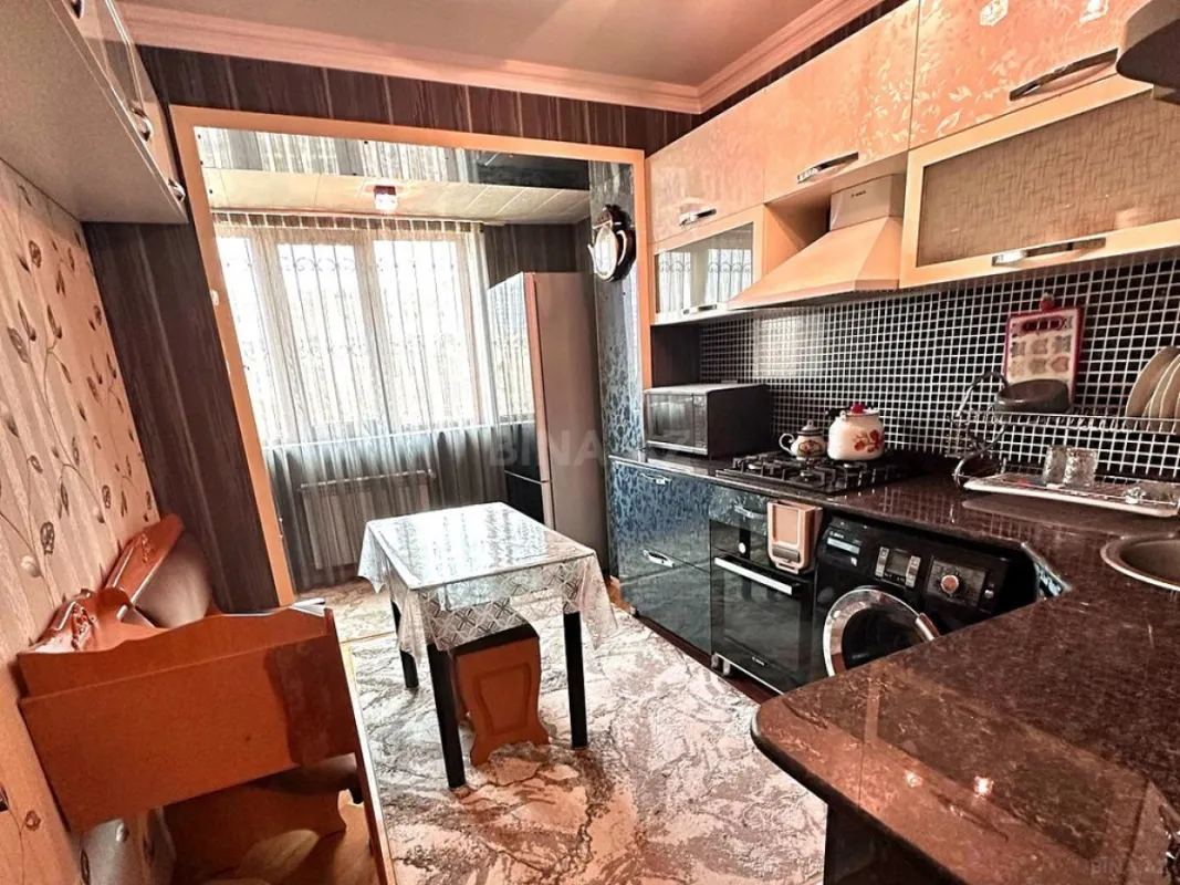Satılır 5 otaqlı mənzil 125 m²