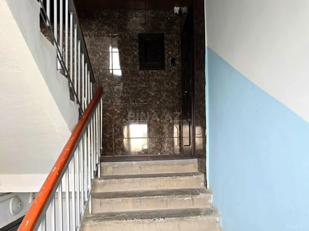 Satılır 5 otaqlı mənzil 125 m²