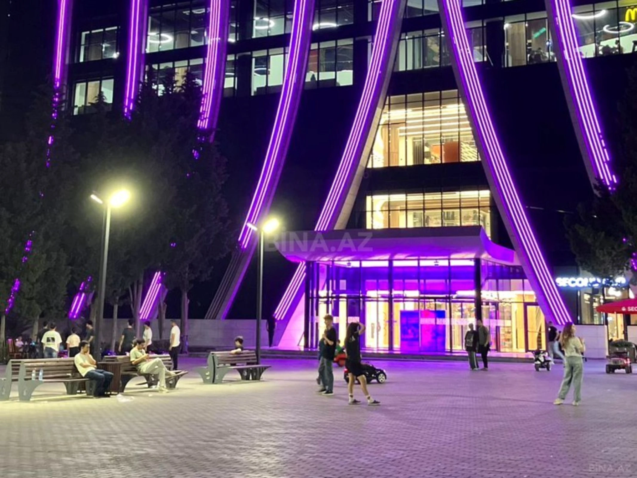 Satılır 5 otaqlı mənzil 125 m²