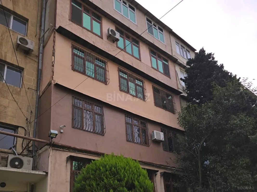 Satılır 5 otaqlı mənzil 125 m²