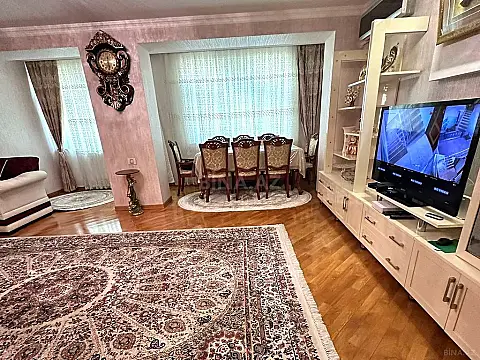 Satılır 5 otaqlı mənzil 125 m²
