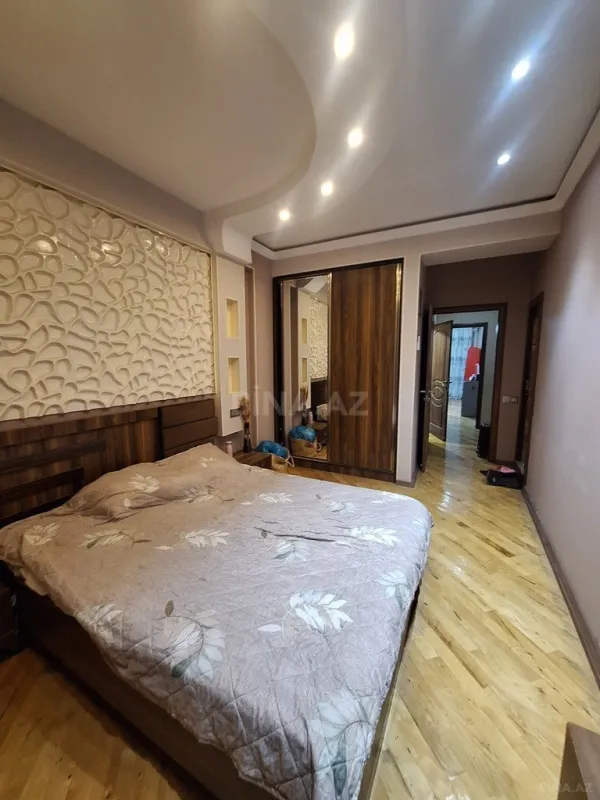 Satılır 4 otaqlı mənzil 110 m²