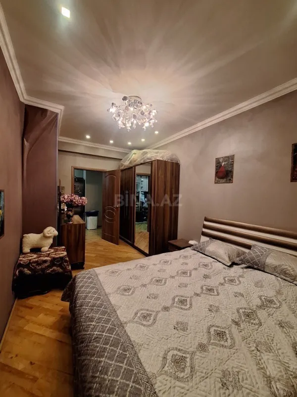 Satılır 4 otaqlı mənzil 110 m²