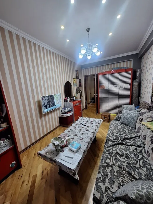 Satılır 4 otaqlı mənzil 110 m²