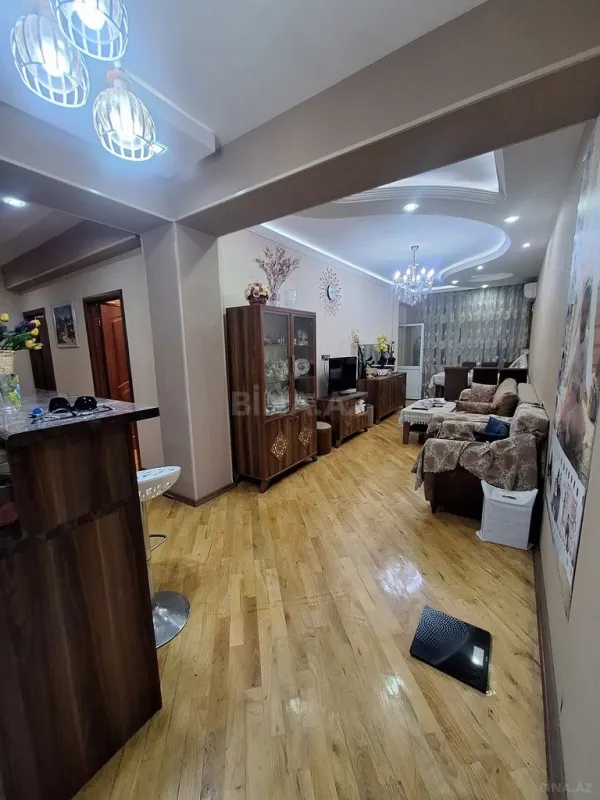 Satılır 4 otaqlı mənzil 110 m²