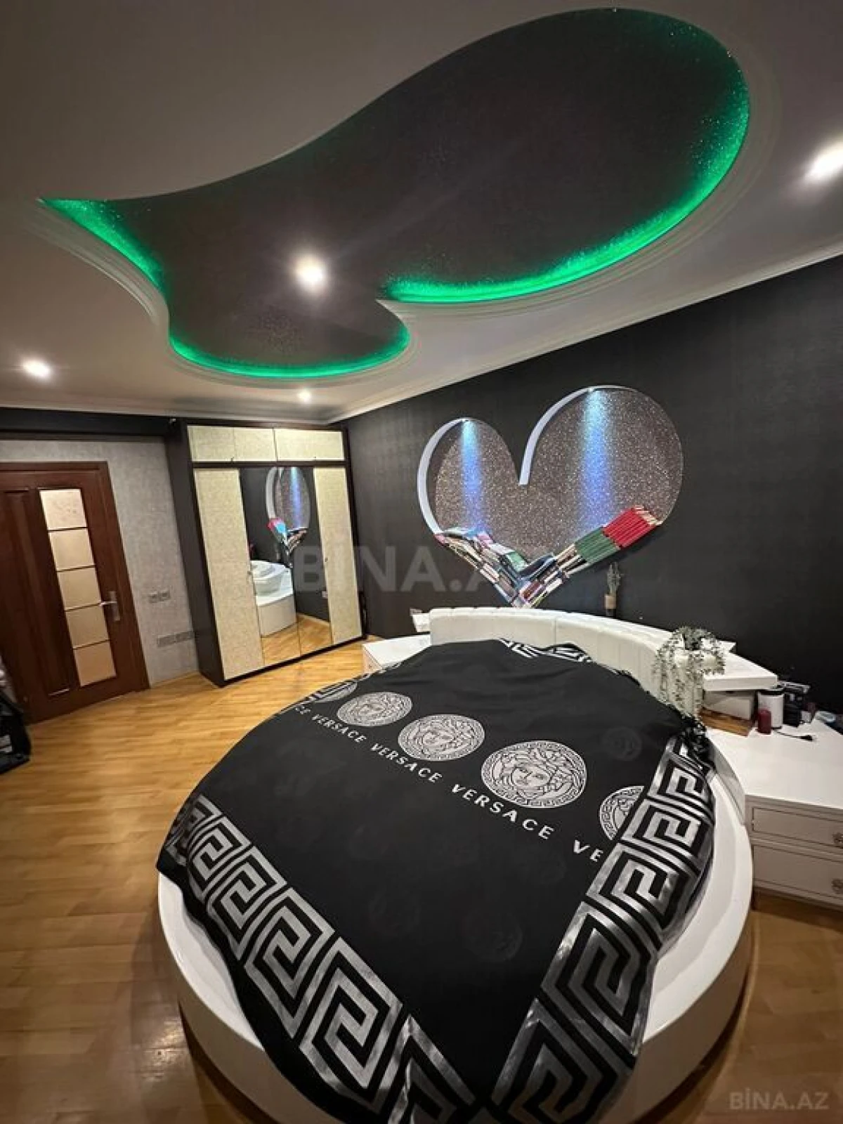 Satılır 3 otaqlı mənzil 105 m²