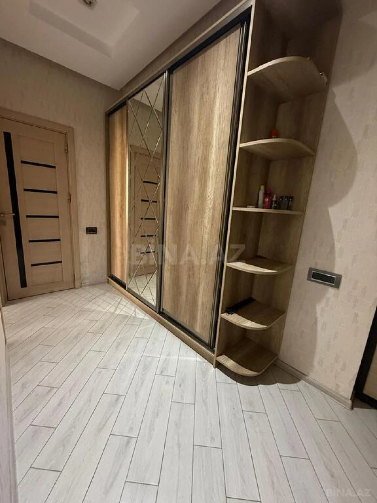 Satılır 3 otaqlı mənzil 81 m²