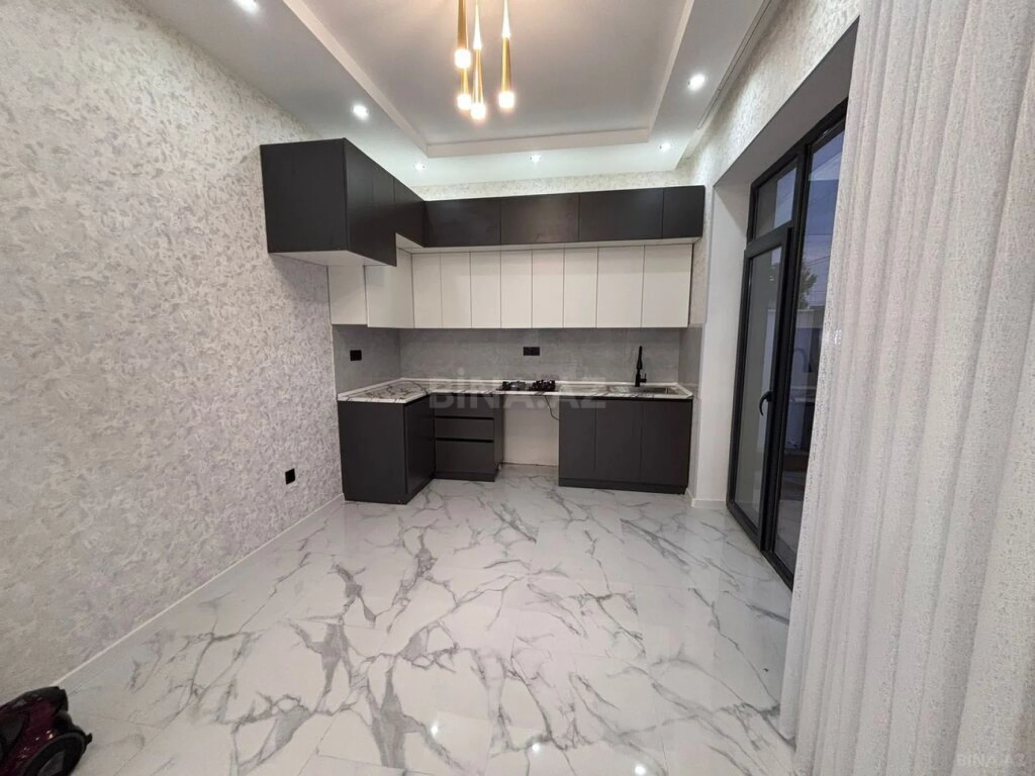 Satılır 4 otaqlı həyət evi 145 m²
