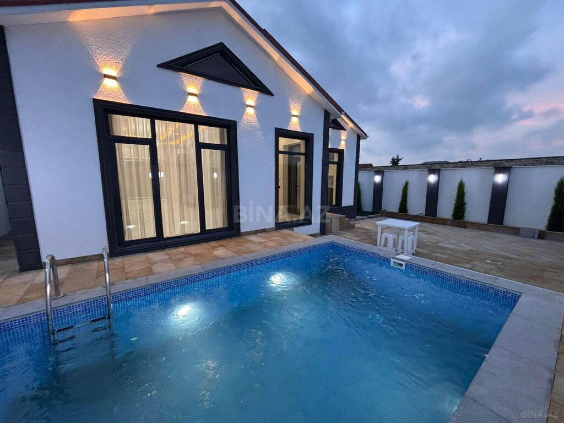 Satılır 4 otaqlı həyət evi 145 m²