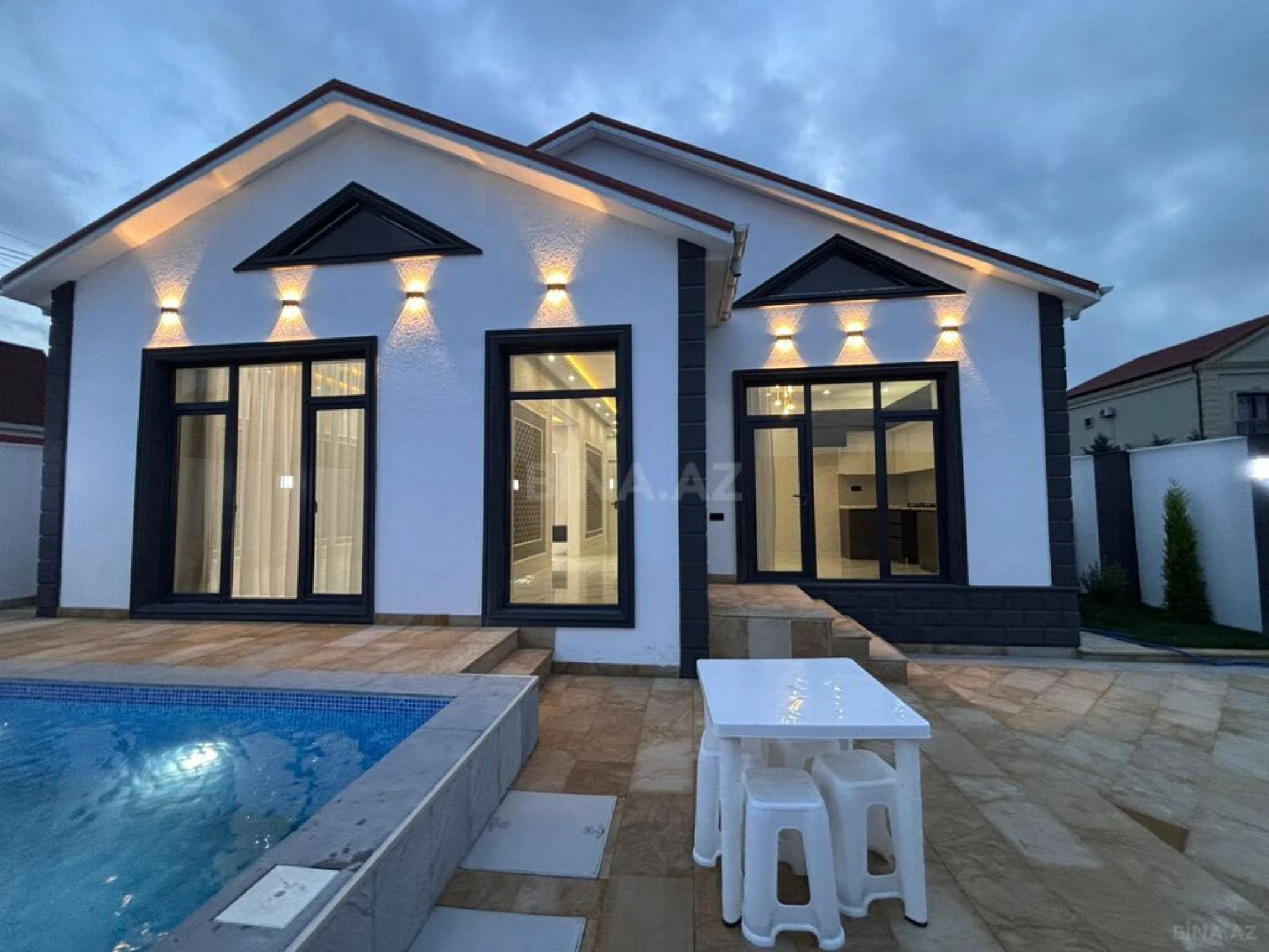 Satılır 4 otaqlı həyət evi 145 m²