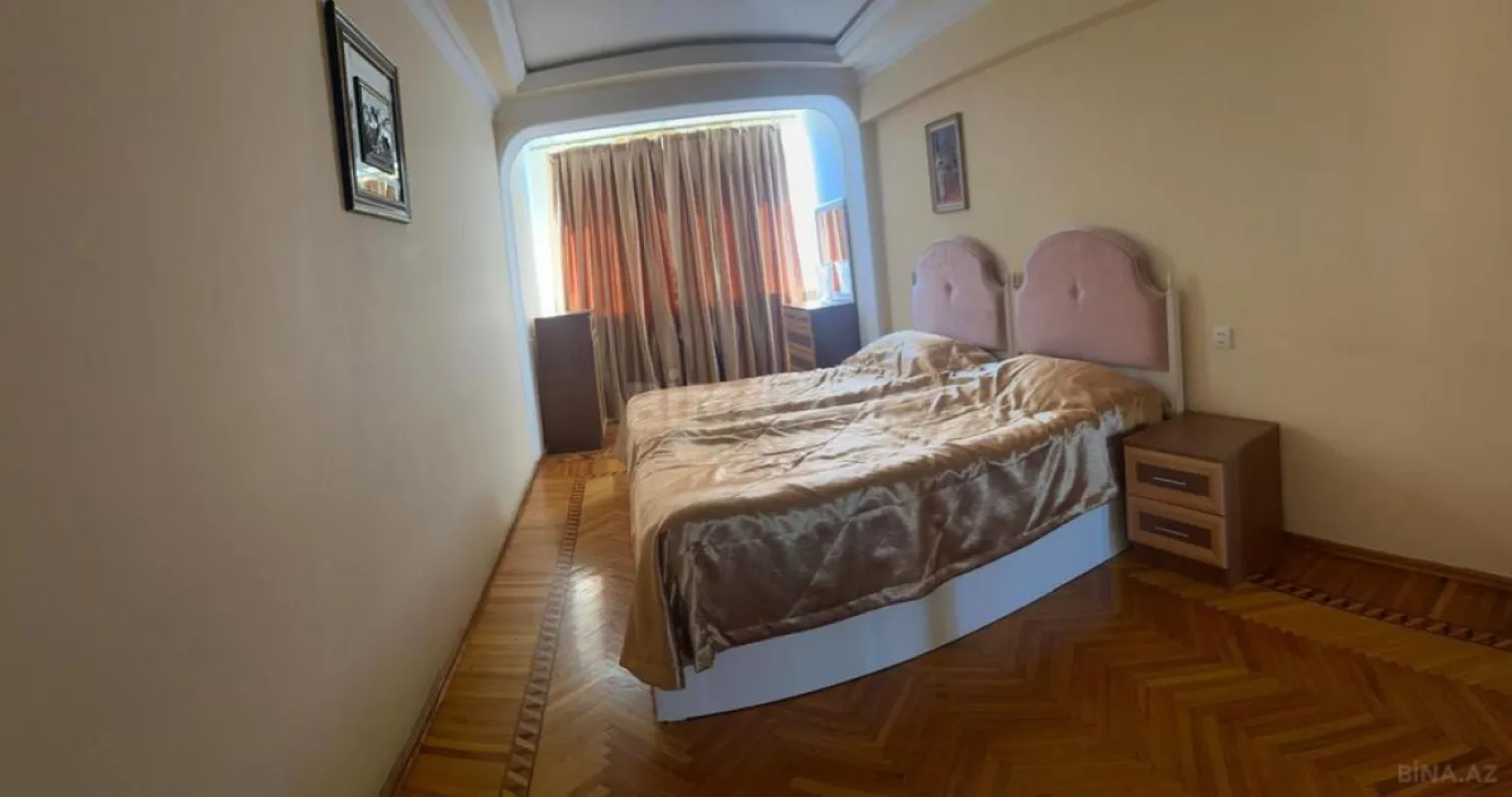 Satılır 4 otaqlı mənzil 120 m²