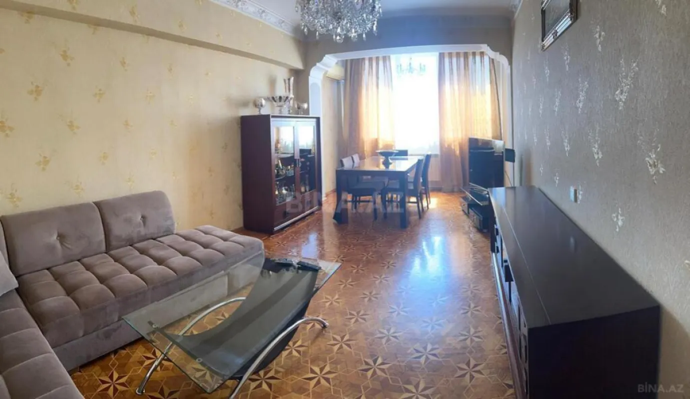 Satılır 4 otaqlı mənzil 120 m²