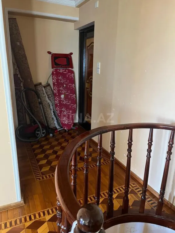 Satılır 4 otaqlı mənzil 120 m²