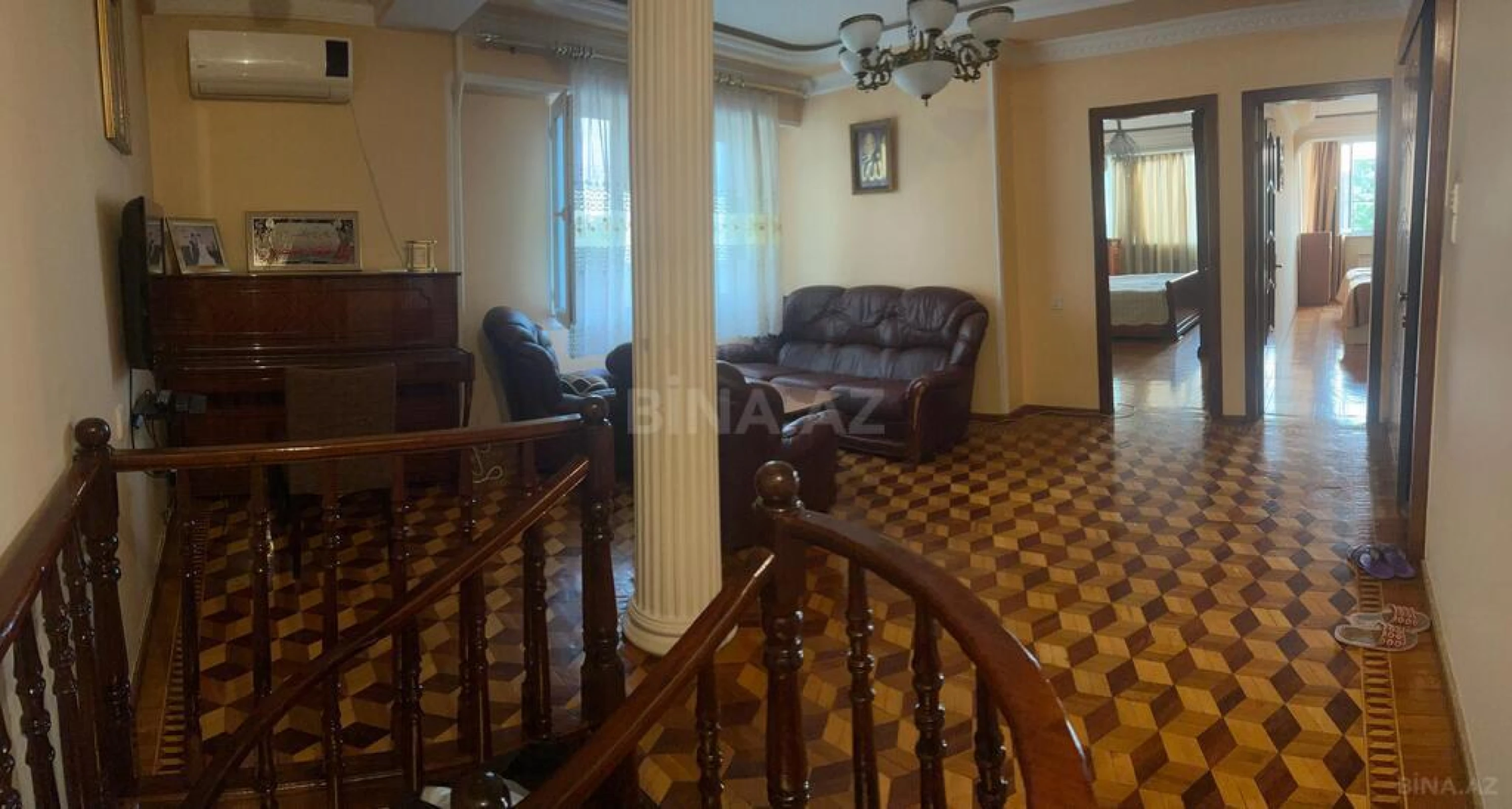 Satılır 4 otaqlı mənzil 120 m²