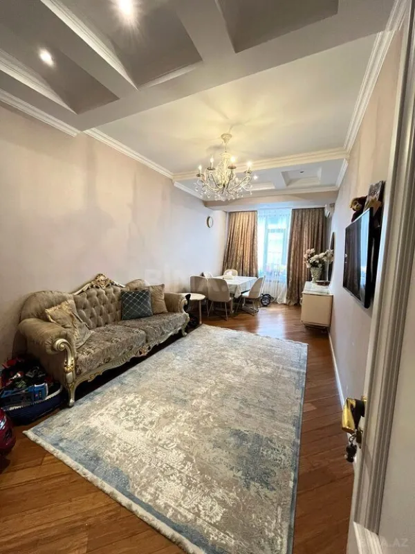 Satılır 3 otaqlı mənzil 110 m²