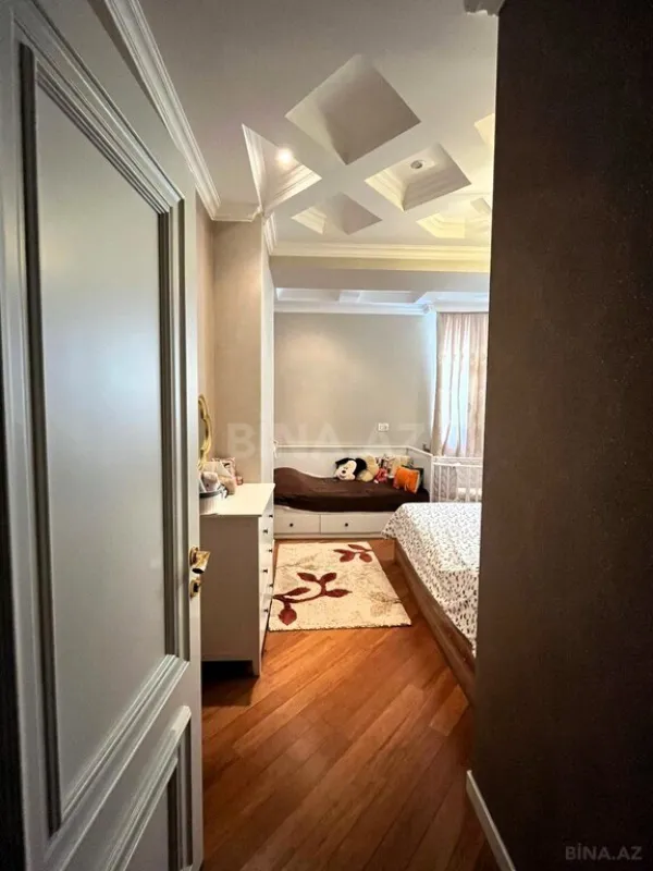 Satılır 3 otaqlı mənzil 110 m²