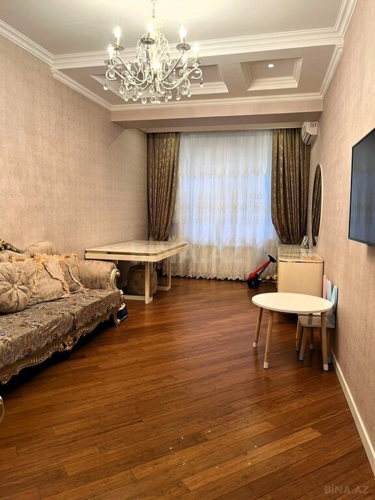 Satılır 3 otaqlı mənzil 110 m²