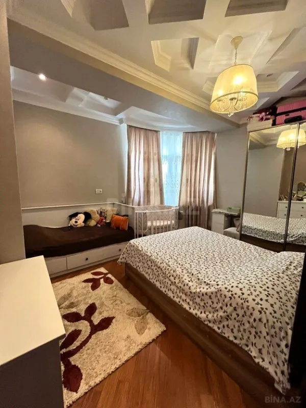 Satılır 3 otaqlı mənzil 110 m²