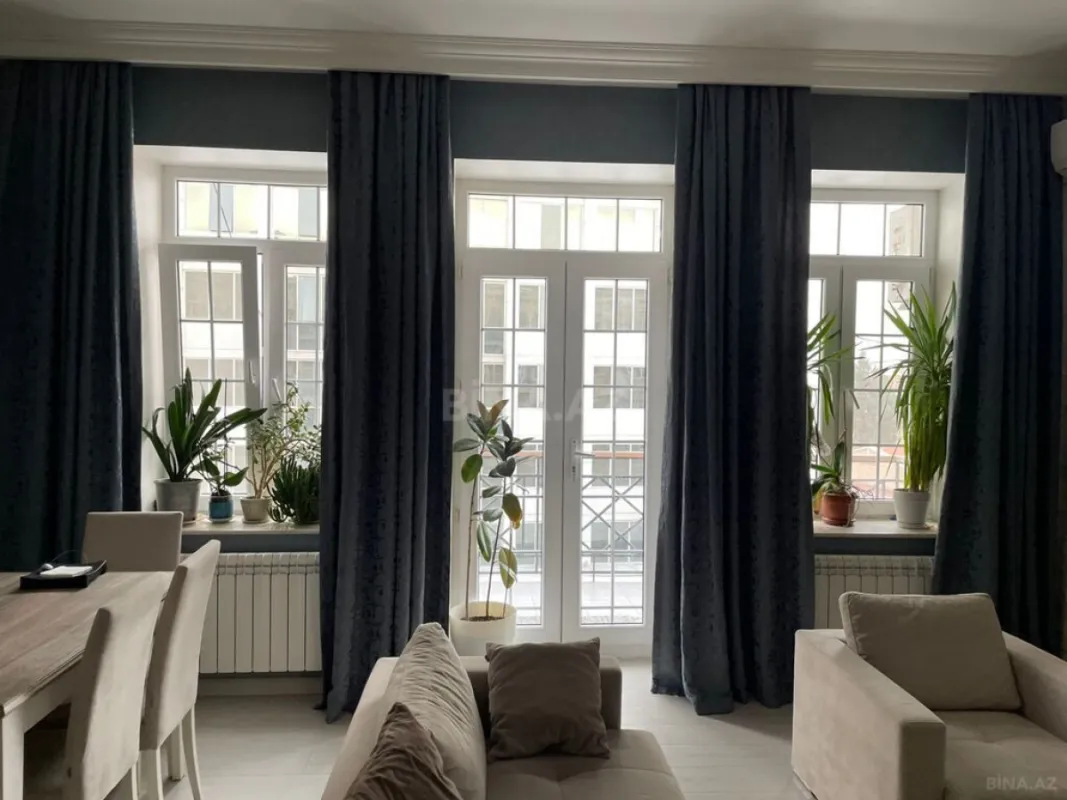 Satılır 2 otaqlı mənzil 70.5 m²